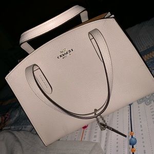 Selling “Charlie Carryall” Coach Handbag !